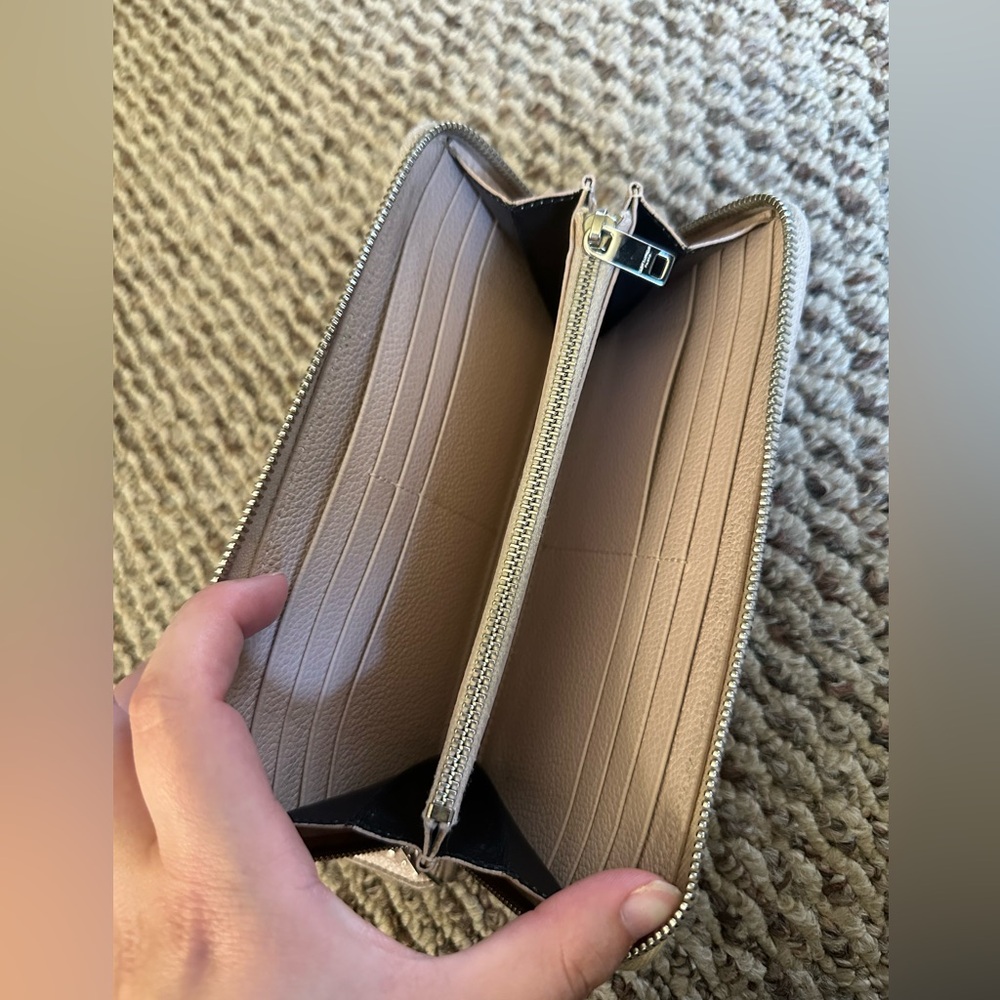 Saint Laurent Cassandra Zippy Wallet - Picture 5 of 11